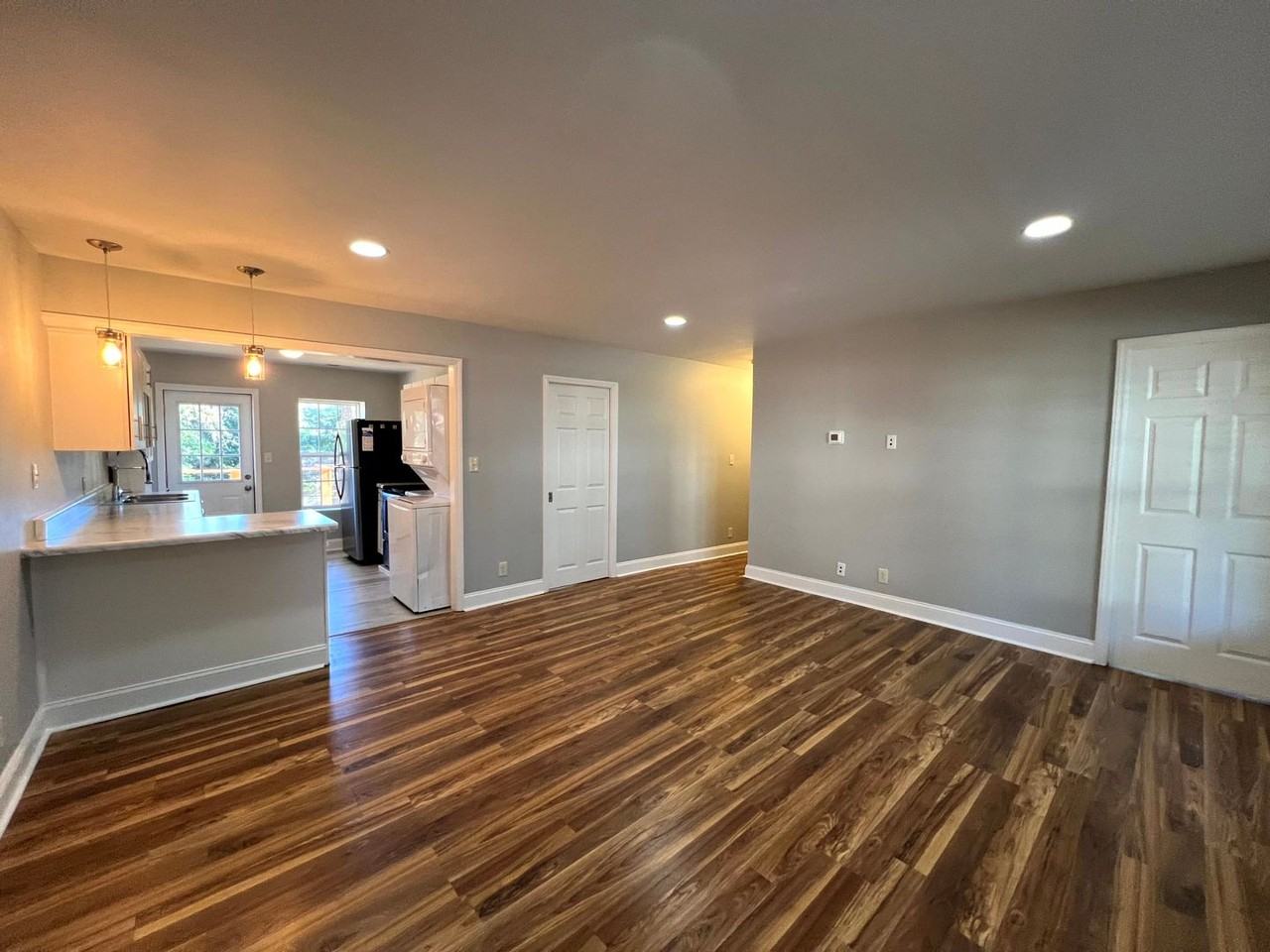 223 Judd St - Photo 2 of 12