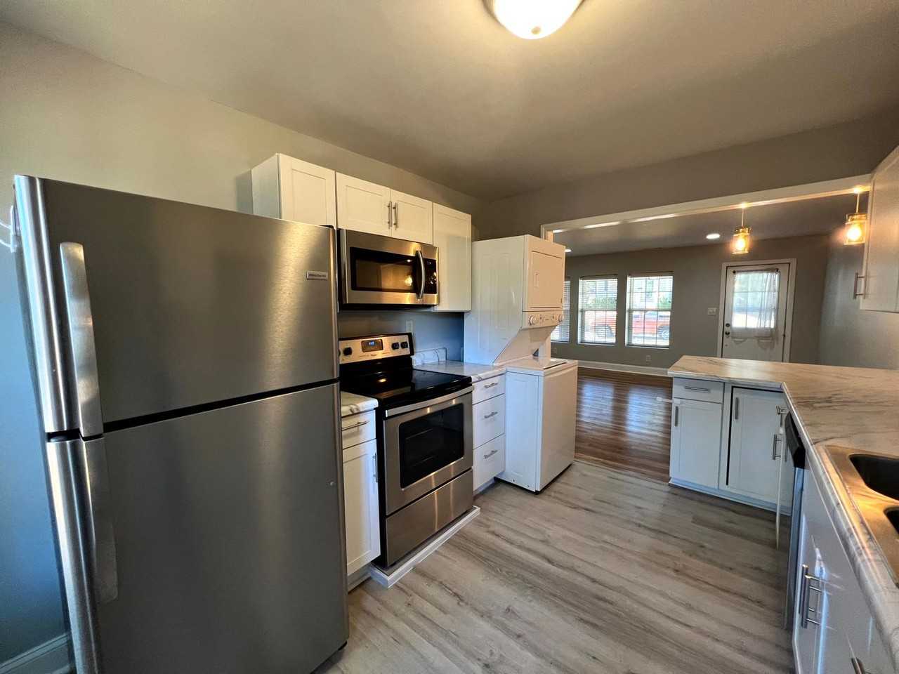 223 Judd St - Photo 3 of 12