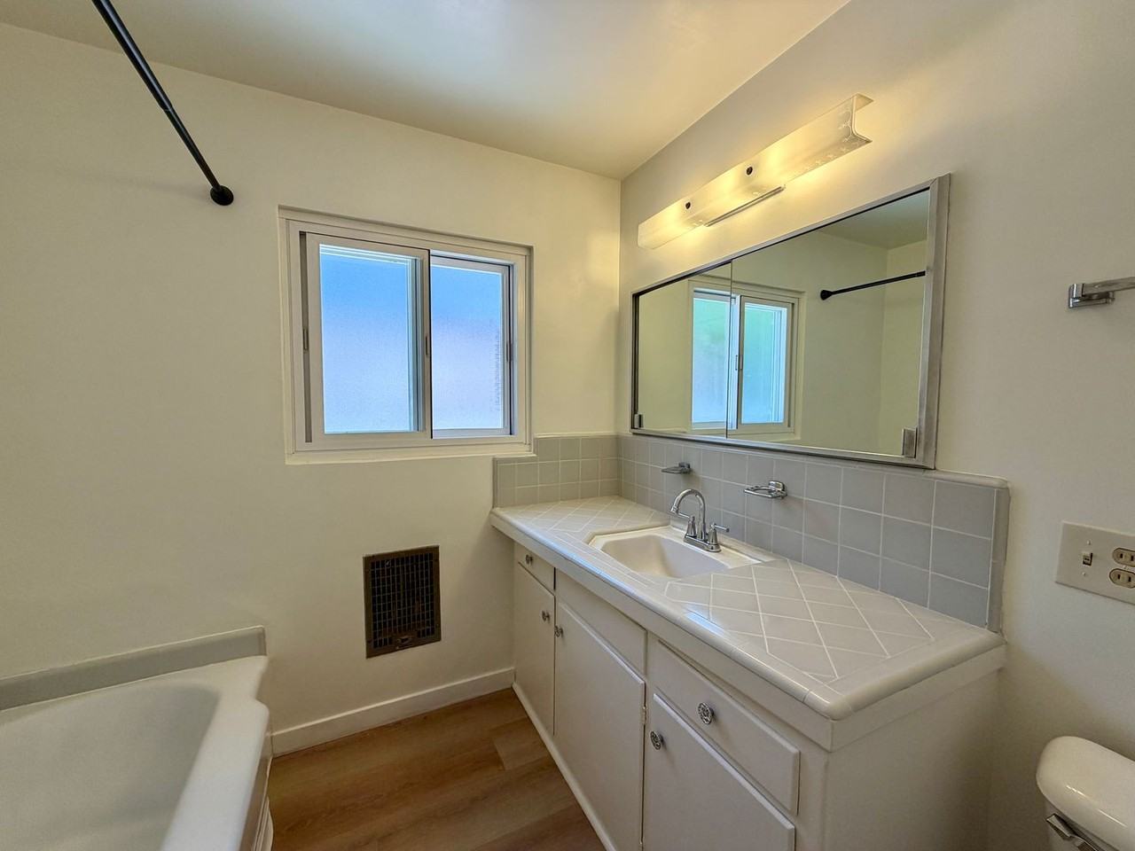 7328 W 88th Pl - Photo 5 of 10