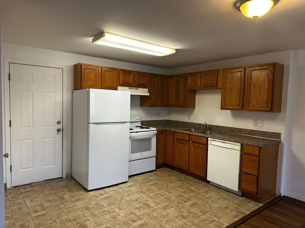 1160 W Vine St - Photo 2 of 7