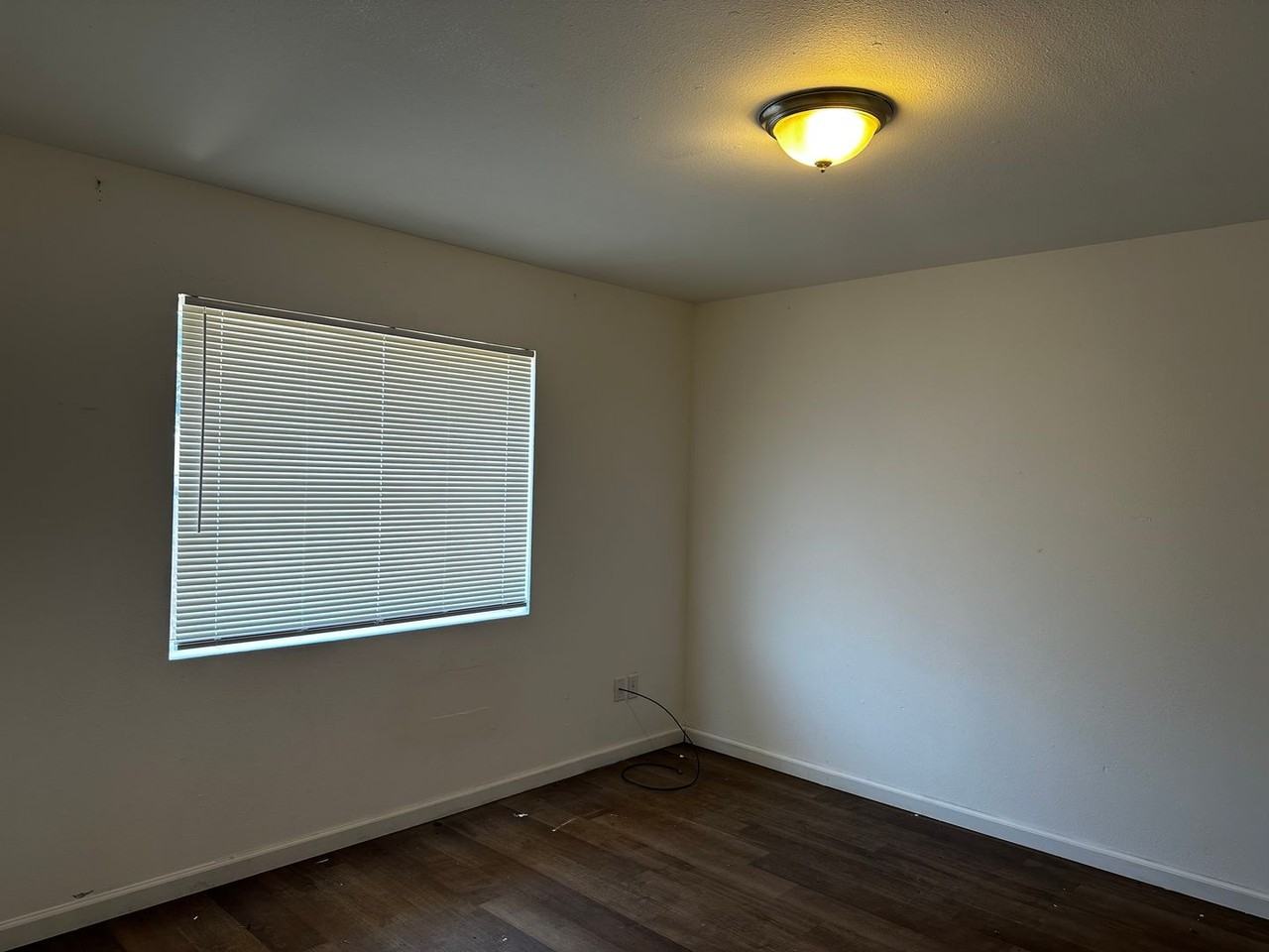 1160 W Vine St - Photo 4 of 7