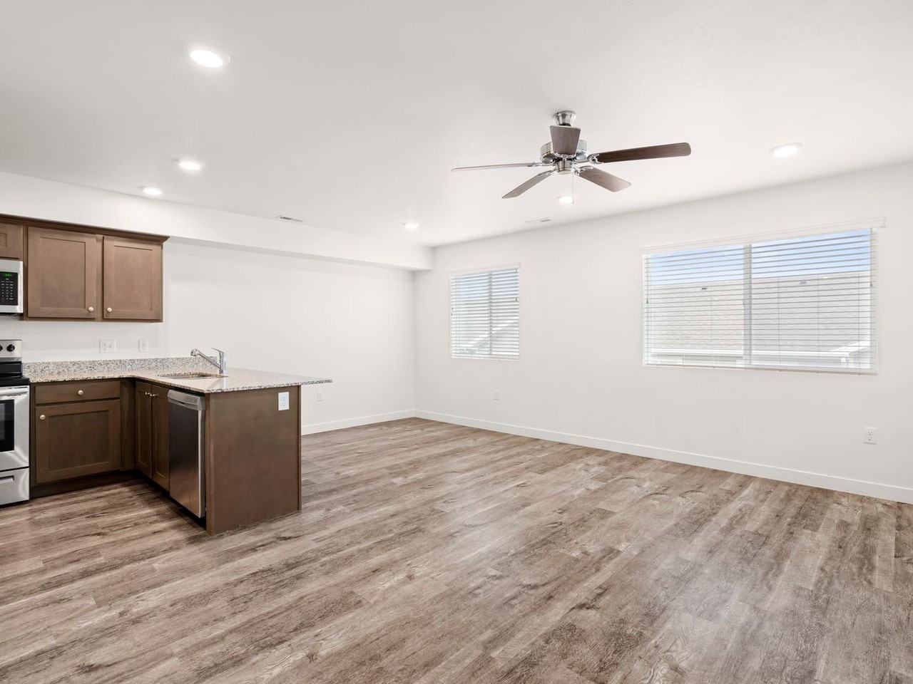 14897 S Tumble Rock Way - Photo 4 of 24