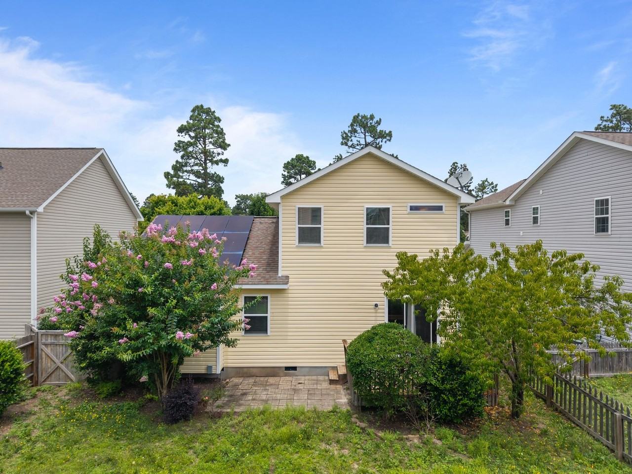 123 Lightwater Dr - Photo 3 of 20