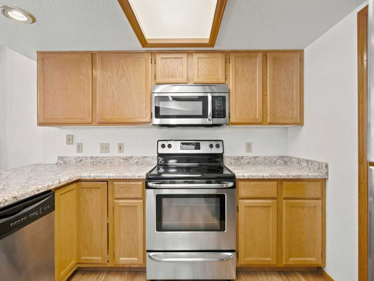 518 1/2 Eastgate Ct #1 - Photo 6 of 23