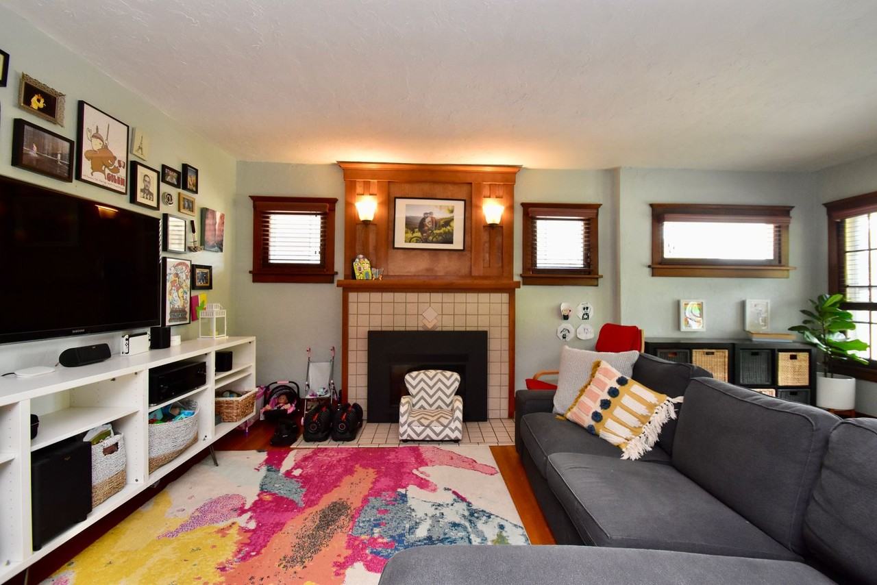 854 E Kensington Ave - Photo 5 of 35