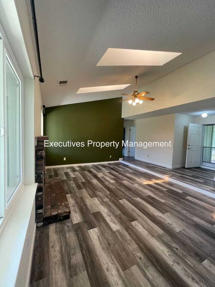 3440 Nonpareil Dr - Photo 4 of 7