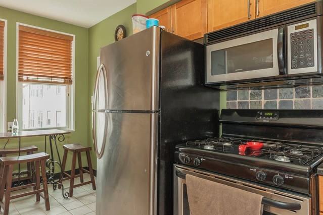130 Sutherland Rd #5 - Photo 5 of 13