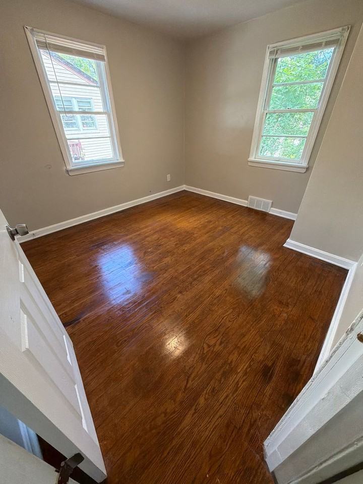 1862 Engelholm Ave - Photo 4 of 11