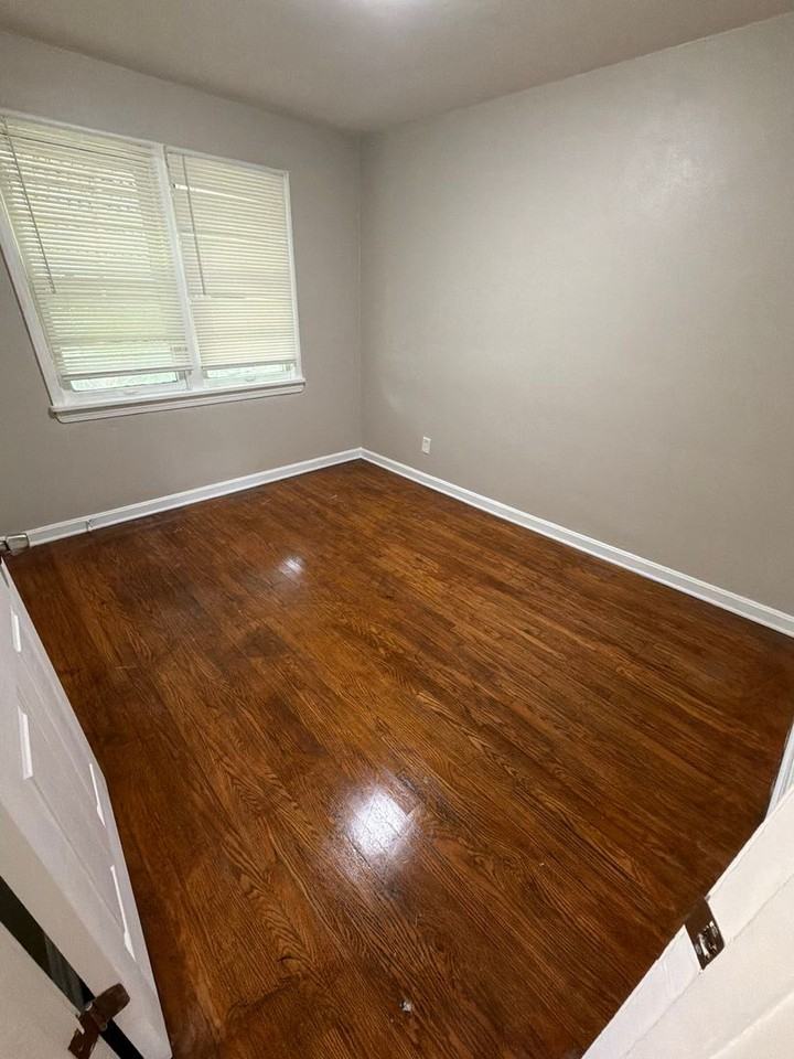 1862 Engelholm Ave - Photo 6 of 11
