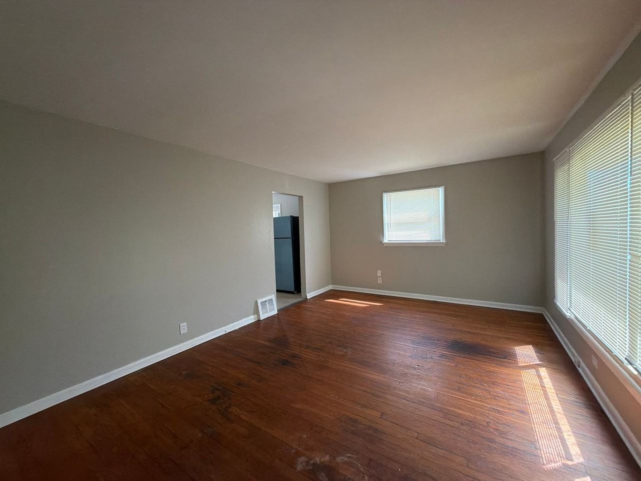 81 Williams Blvd - Photo 3 of 11