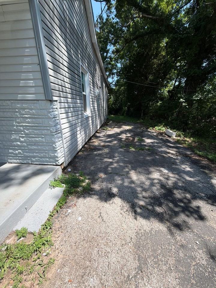 7301 Harney Ave - Photo 2 of 12