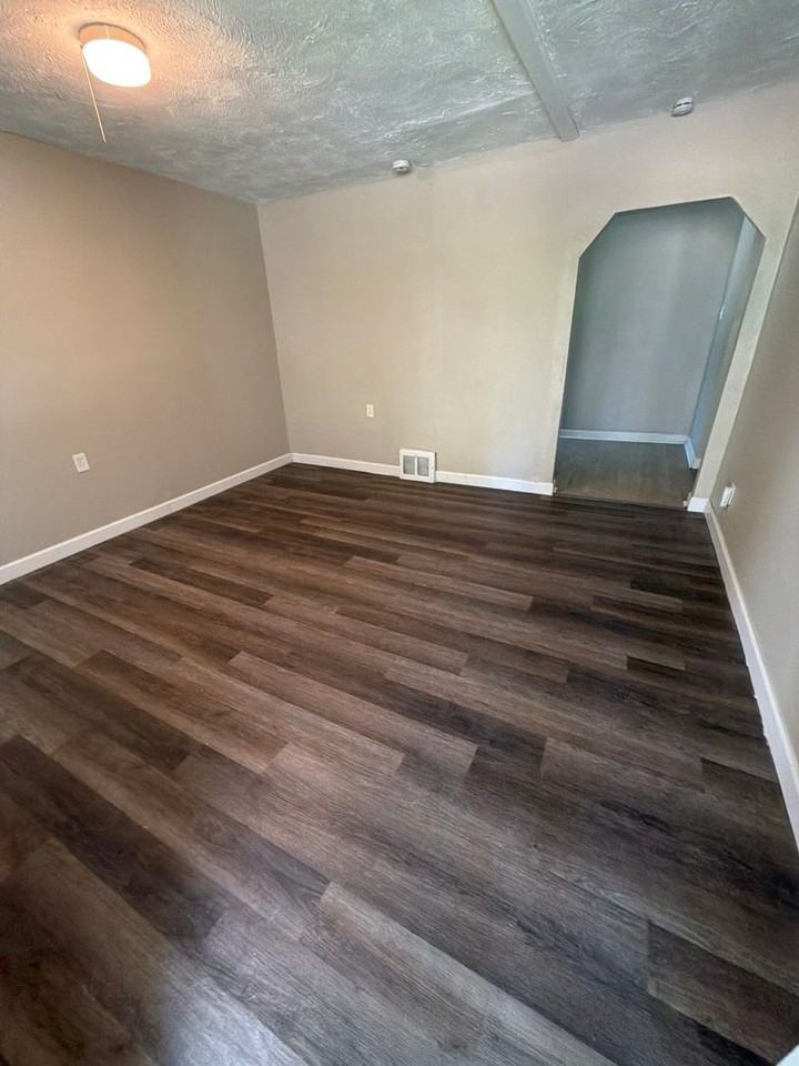 7301 Harney Ave - Photo 4 of 12