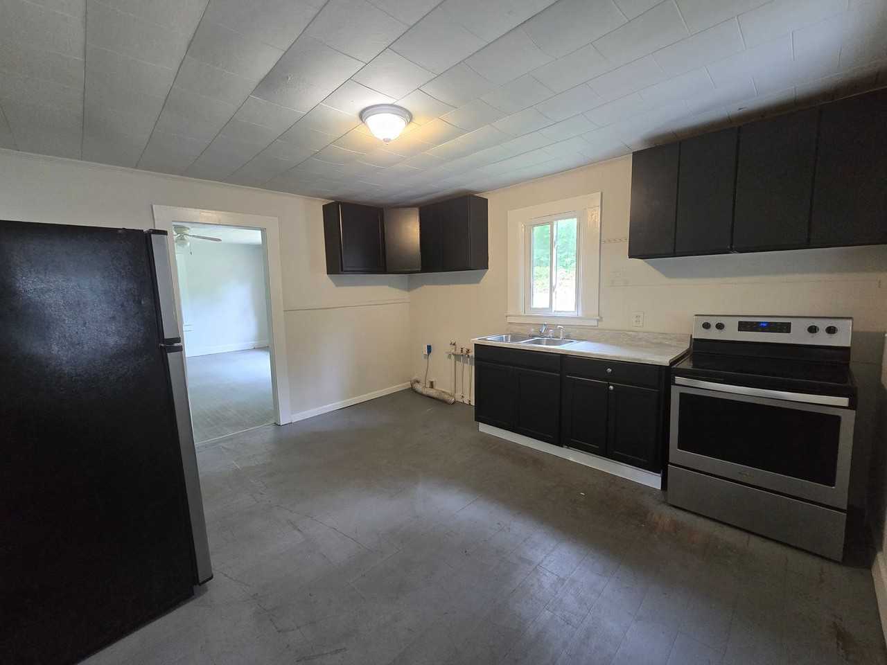 117 Plummer Dr - Photo 3 of 9