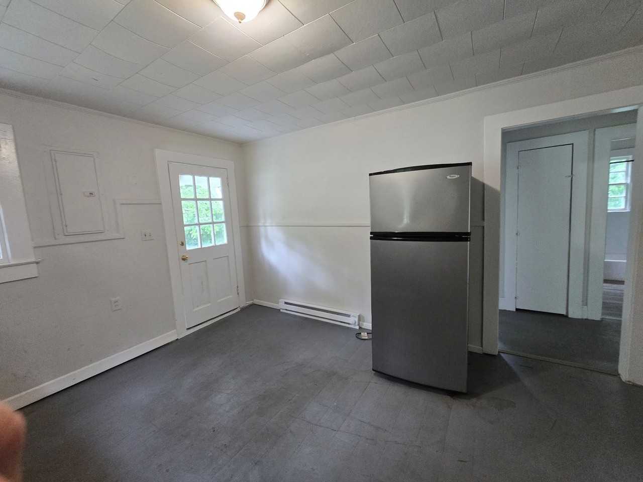 117 Plummer Dr - Photo 4 of 9
