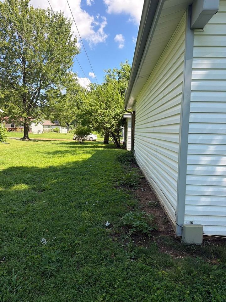 602 Ledyard Dr - Photo 4 of 14