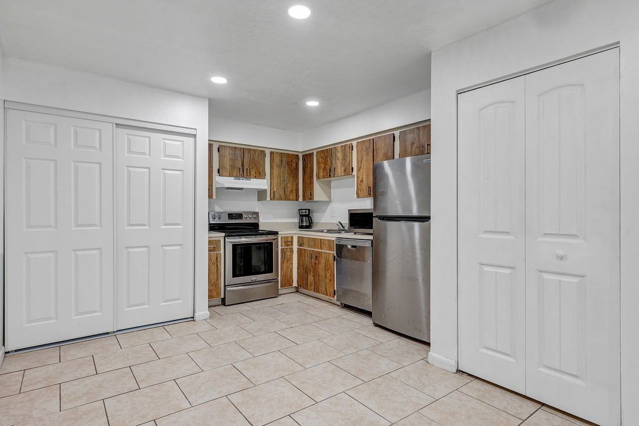 3990 Se 17th Ct #C - Photo 6 of 19