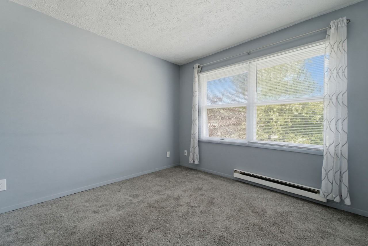 Sycamore Court Apartments - Photo 4 of 11