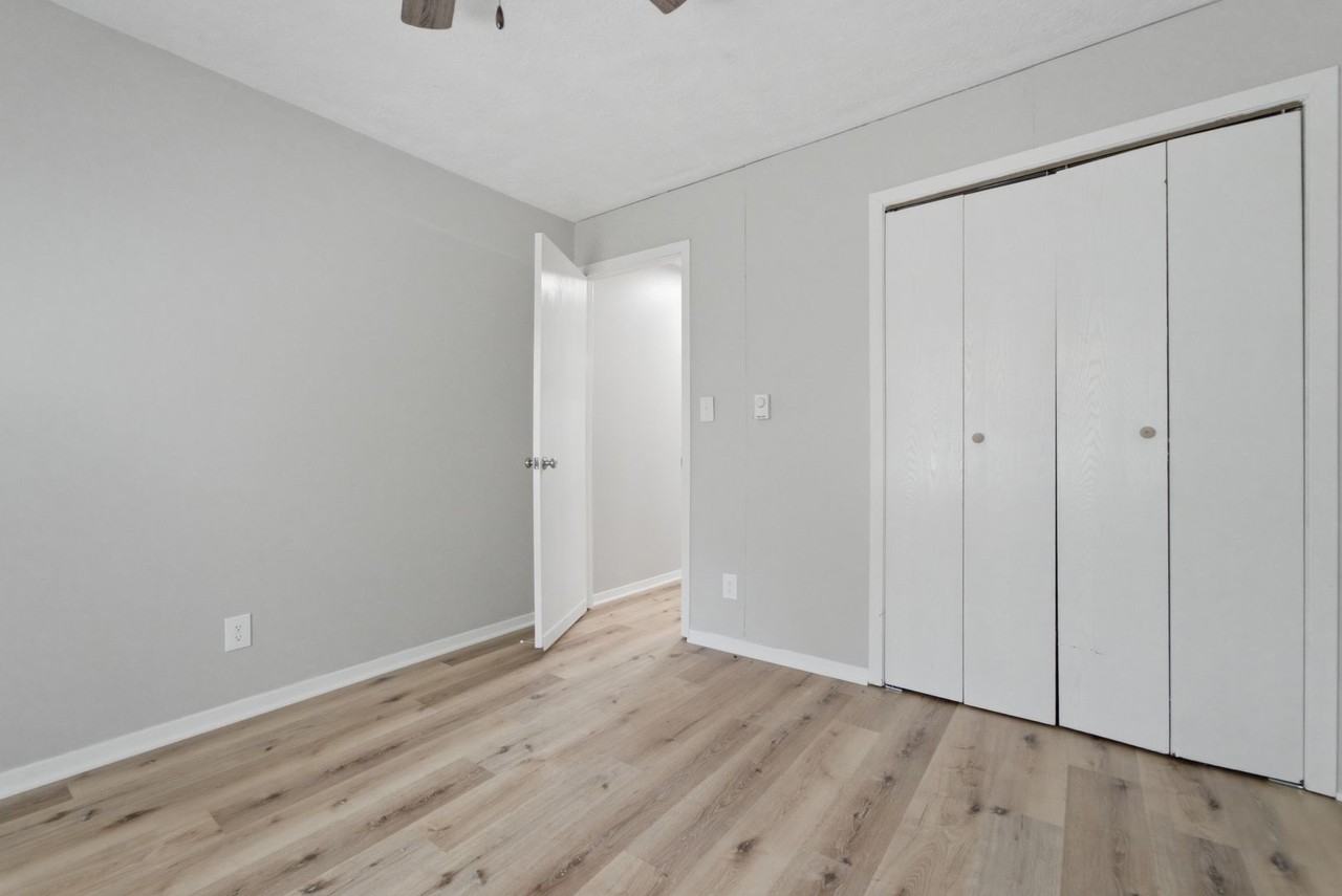 Sycamore Court Apartments - Photo 7 of 11