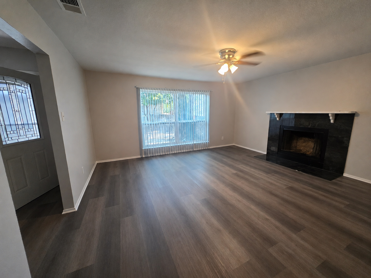 3221 Dreeben Dr #101 - Photo 4 of 21