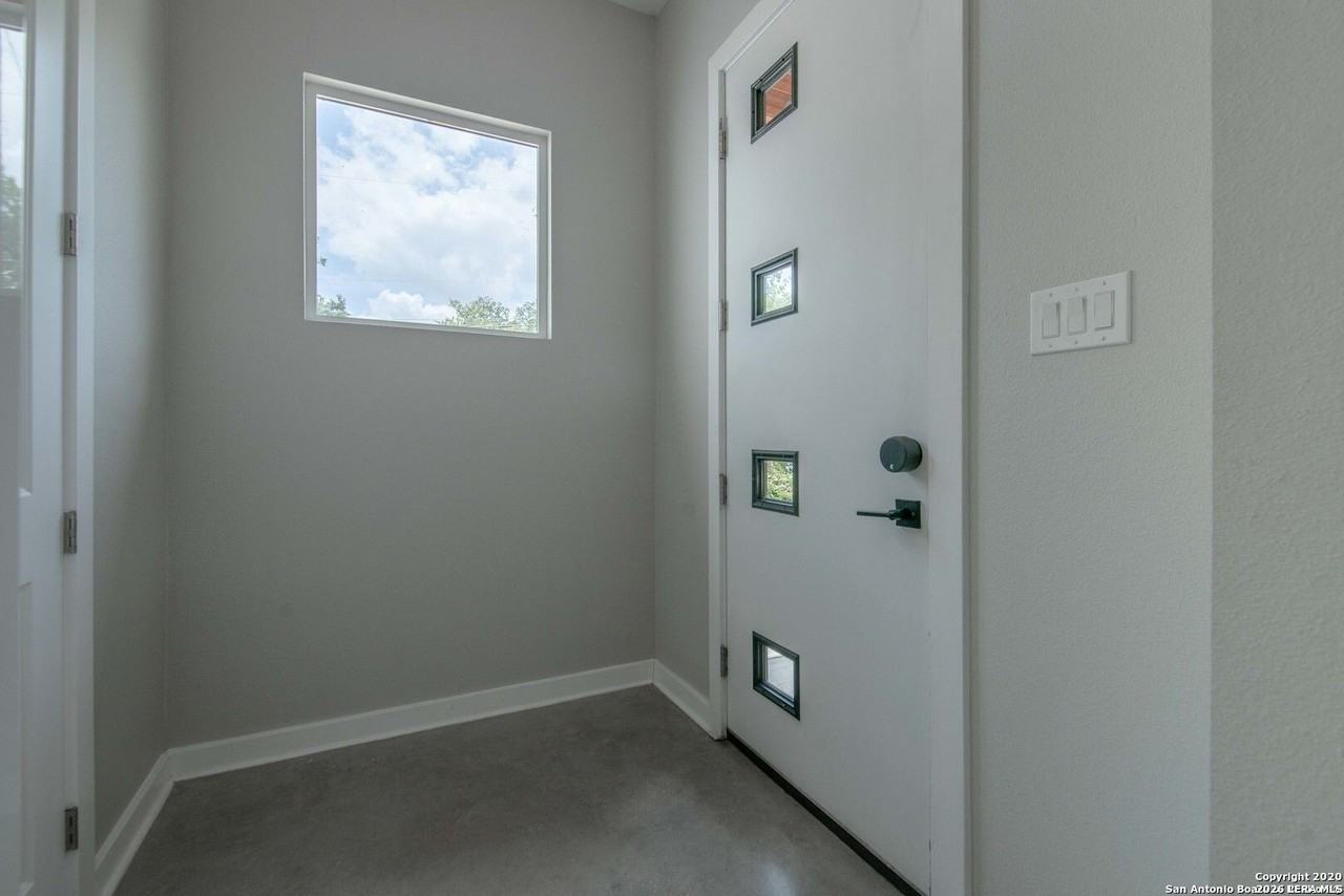 817 Potomac - Photo 5 of 36