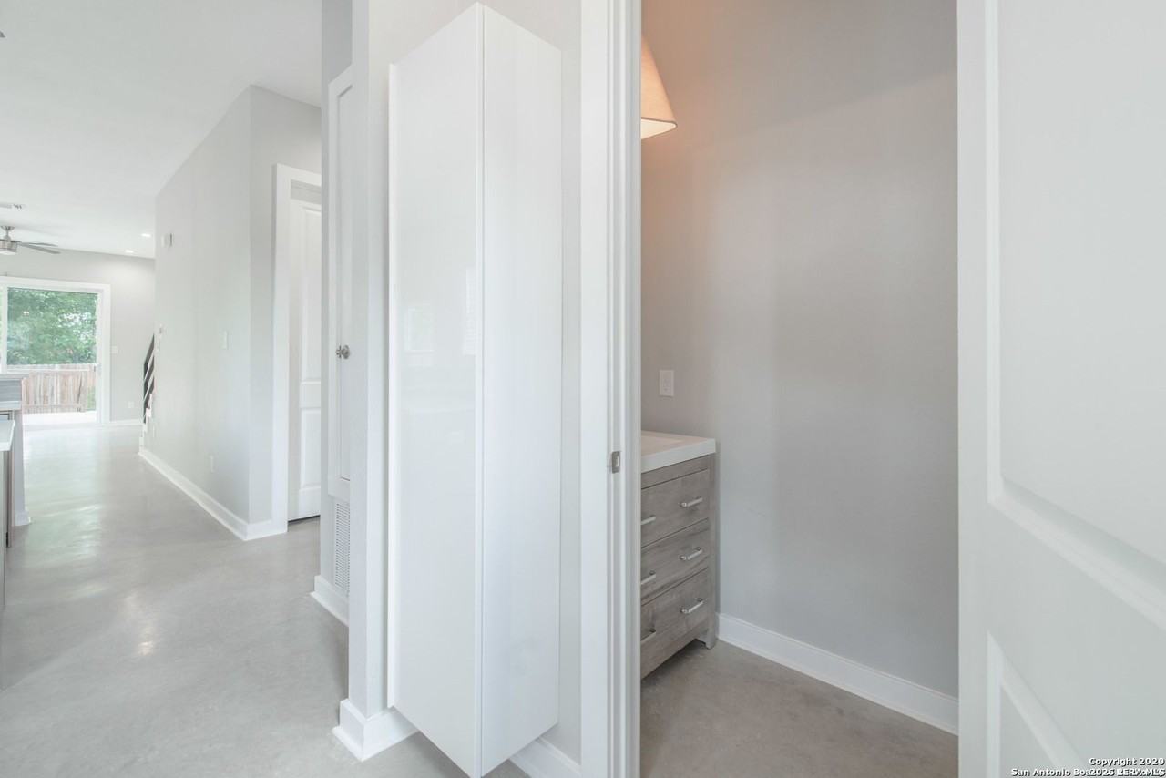 817 Potomac - Photo 7 of 36