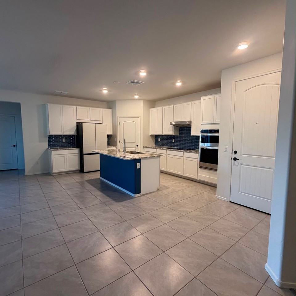9020 E Pantano Bluff Dr - Photo 2 of 23
