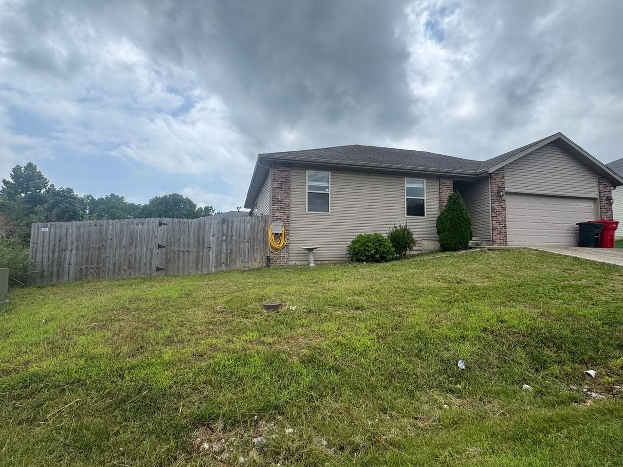 16258 Hailey Ln - Photo 3 of 4