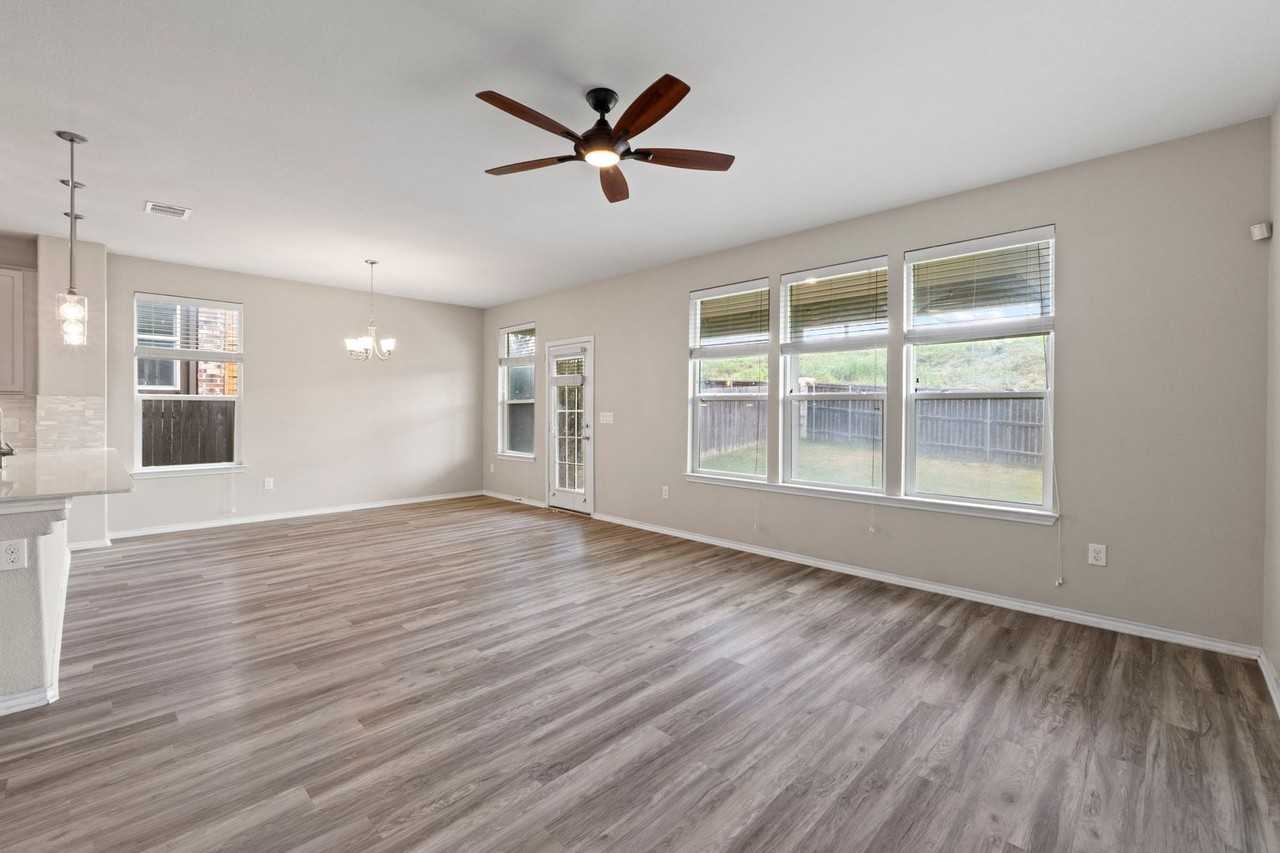 7805 Peccary Dr - Photo 5 of 35