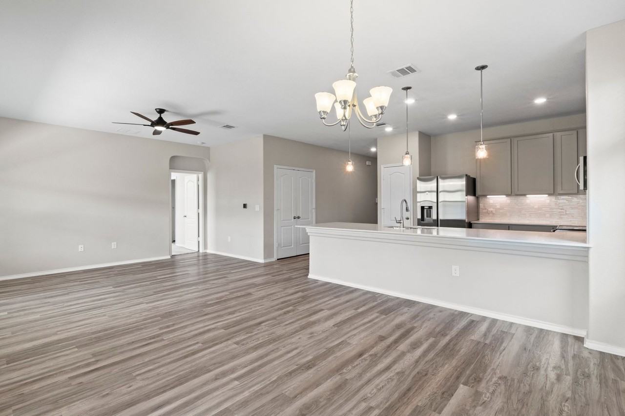 7805 Peccary Dr - Photo 6 of 35