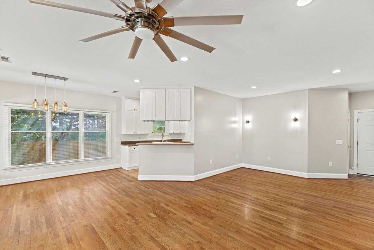 10176 Stoney Brook Ct Se - Photo 3 of 23