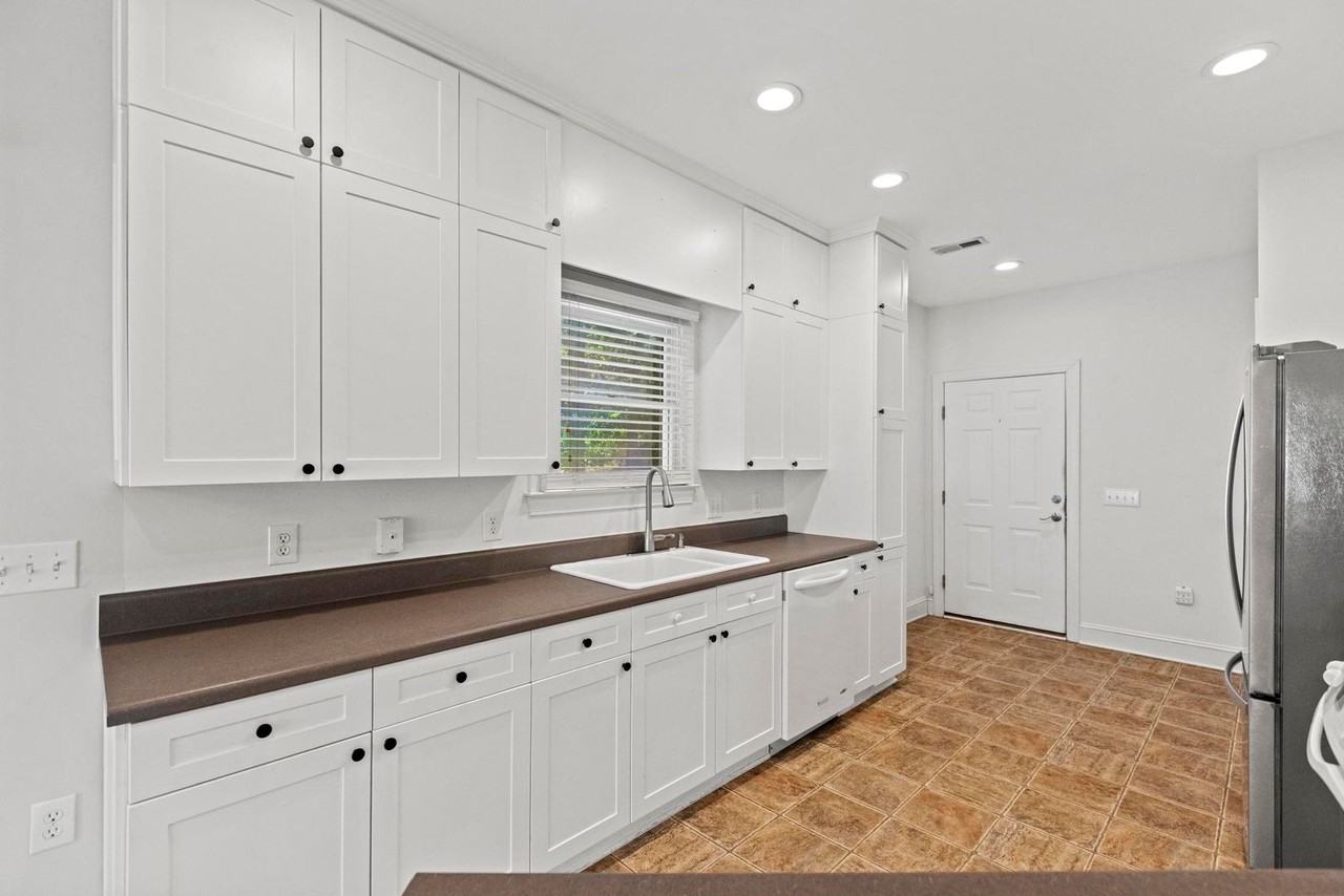10176 Stoney Brook Ct Se - Photo 7 of 23
