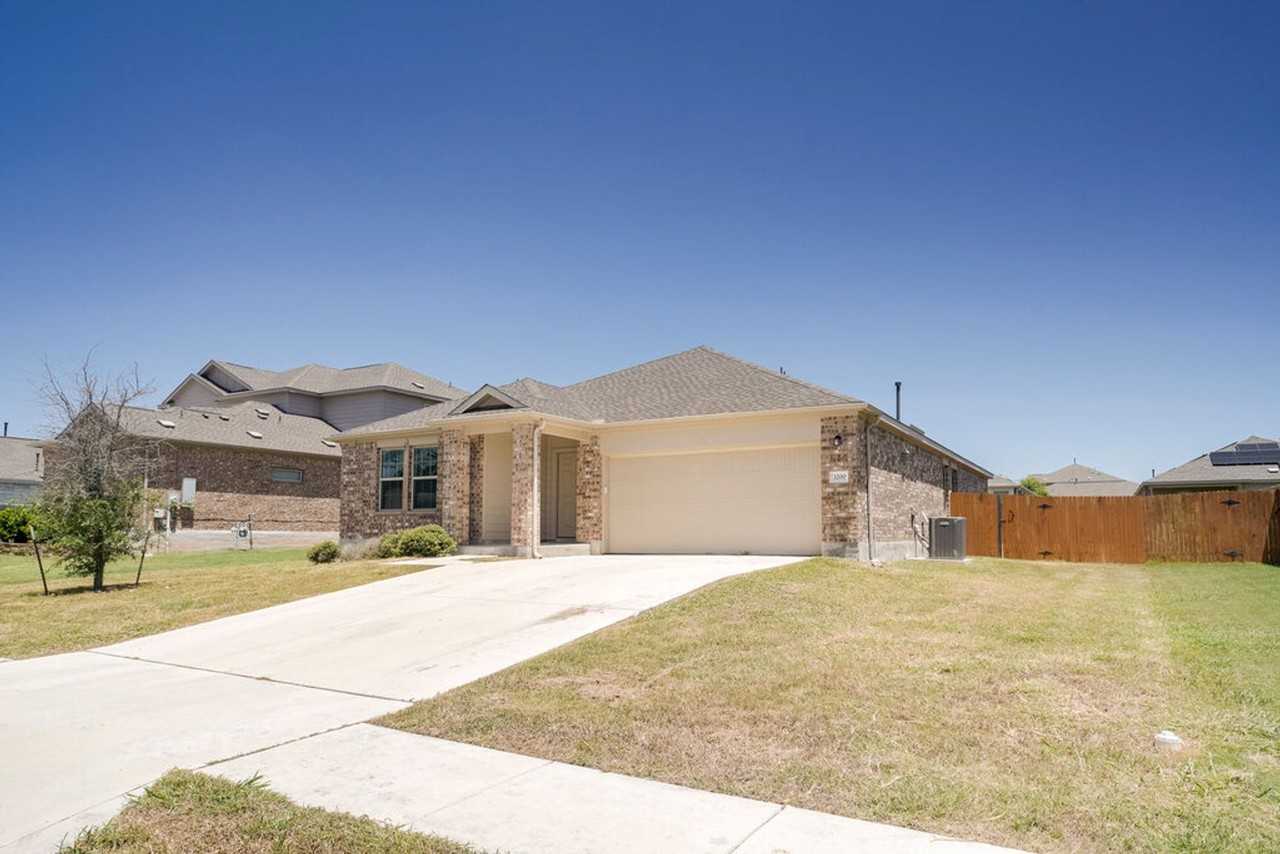 3200 Windy Vane Dr - Photo 2 of 20