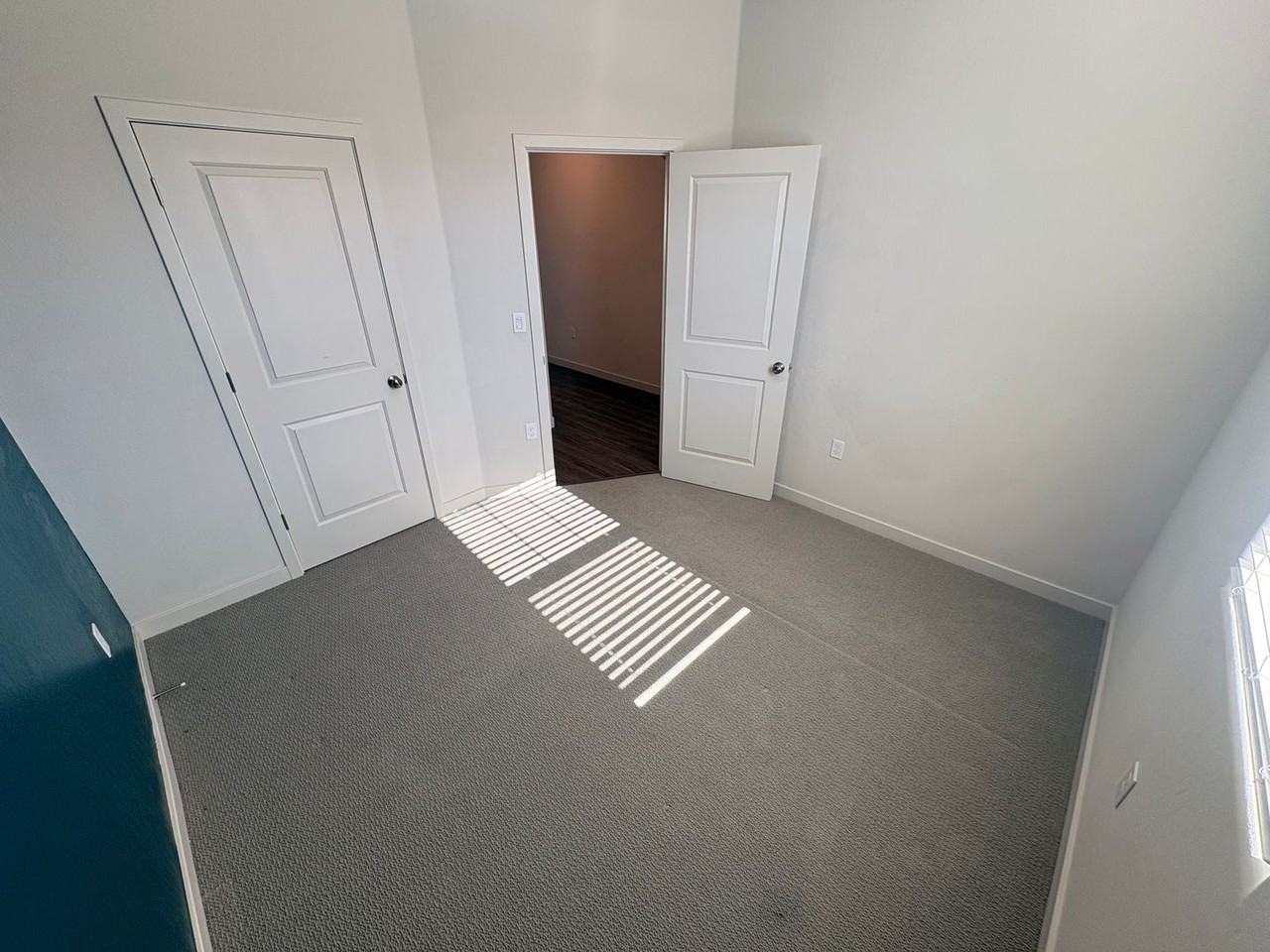 1463 S Orbit Cir - Photo 5 of 15