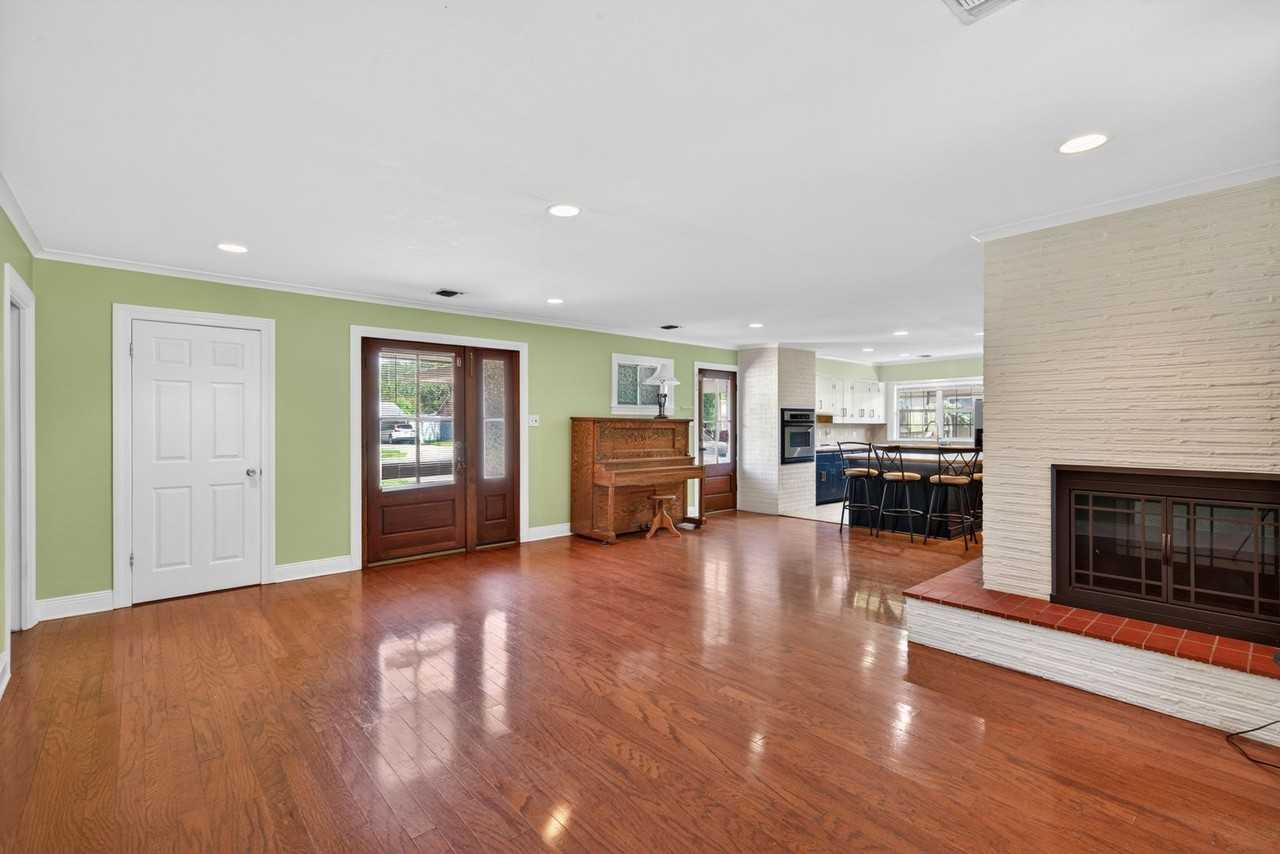 1911 Bermuda St - Photo 5 of 28