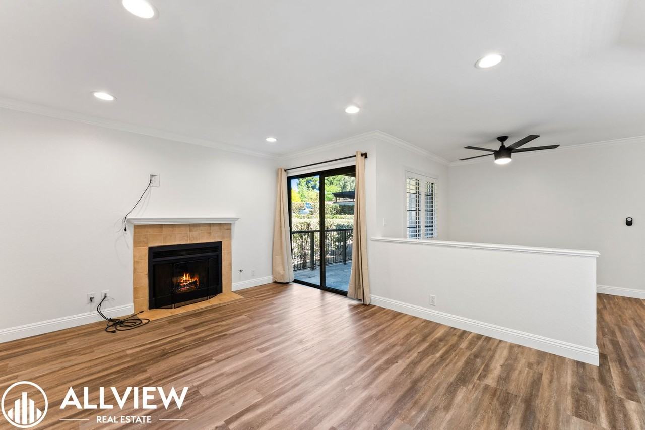 25531 Indian Hill Ln #E - Photo 3 of 21