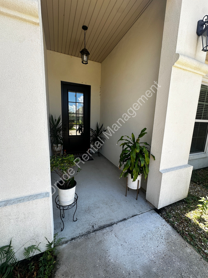 20340 Thornwood Dr - Photo 3 of 35