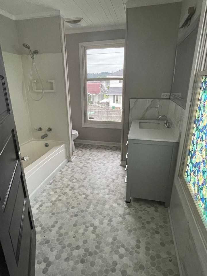 2318 Monroe Ave - Photo 7 of 11