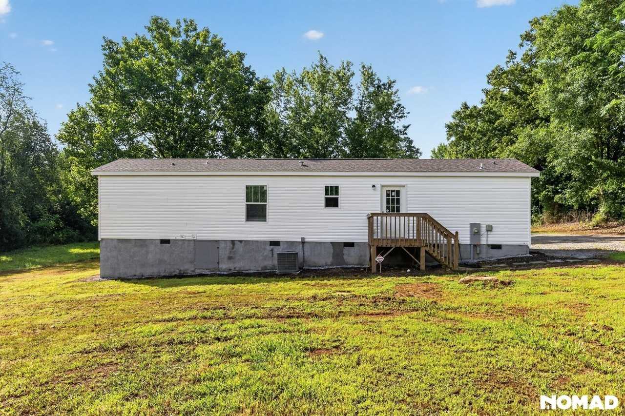 1431 W Ridgeway Rd - Photo 2 of 33