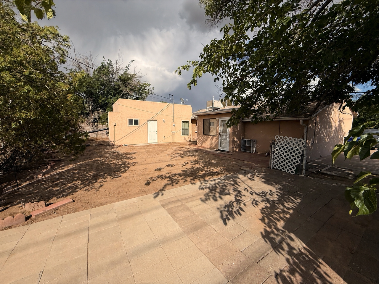 1101 Gardner Ave - Photo 3 of 12