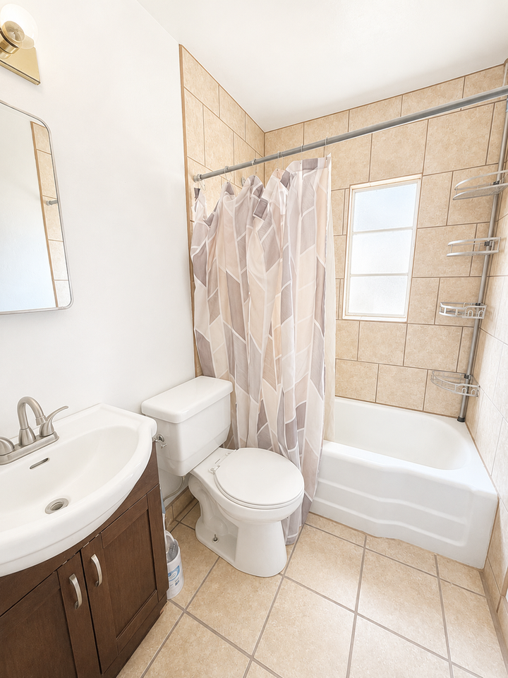 1101 Gardner Ave - Photo 7 of 12