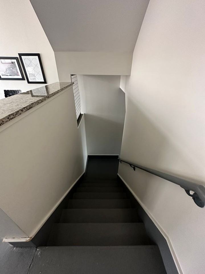 140 E Berkeley St - Photo 4 of 15