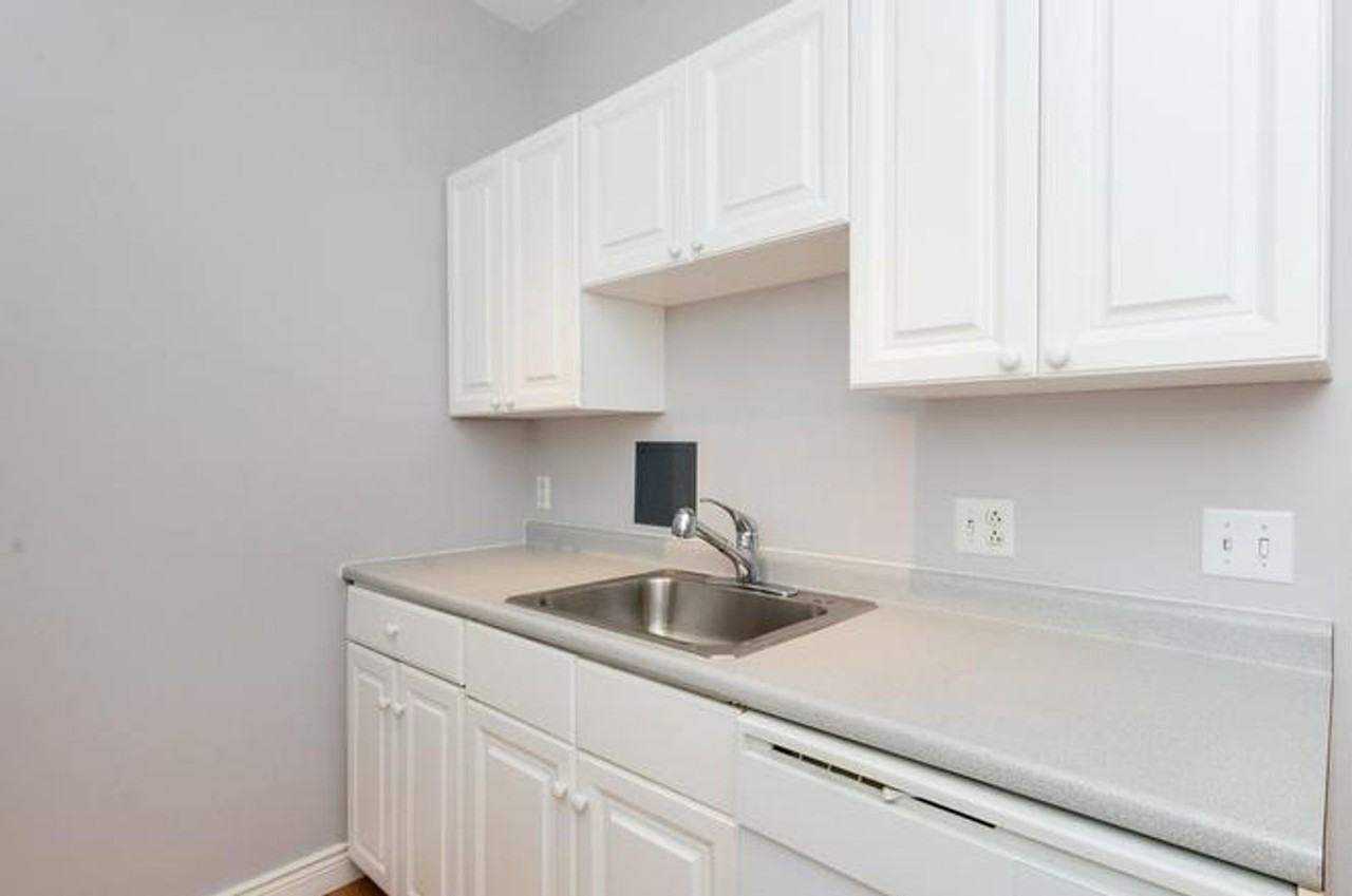 6 Charlesgate W - Photo 5 of 13