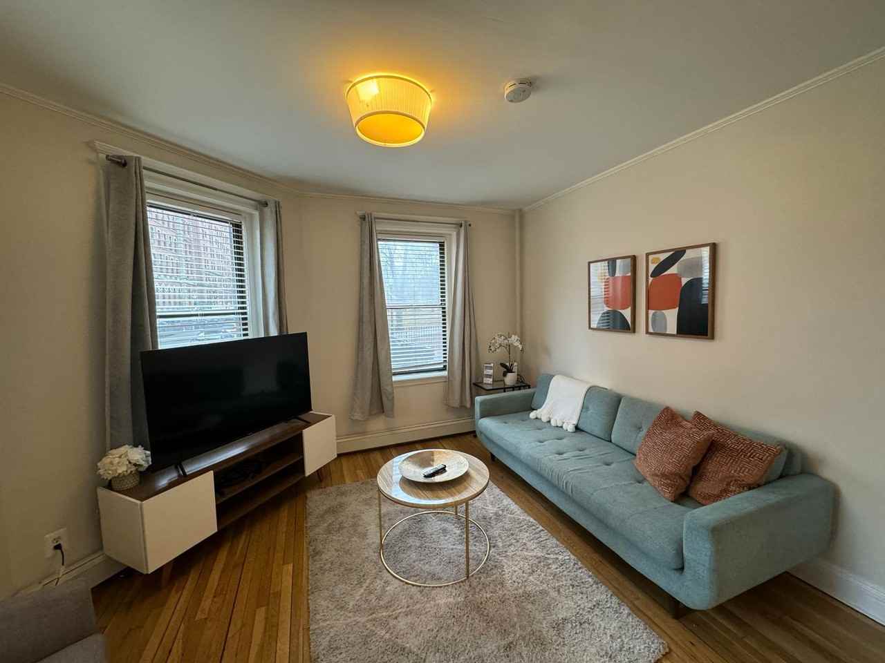 35 E Newton St - Photo 2 of 12