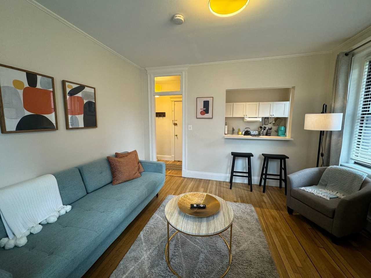 35 E Newton St - Photo 3 of 12