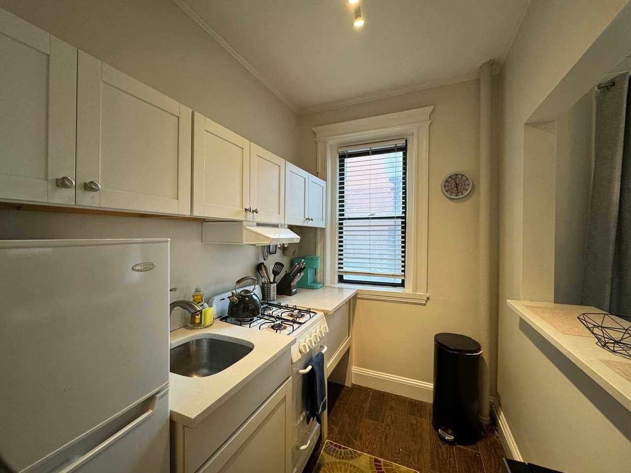 38 E Newton St - Photo 5 of 12