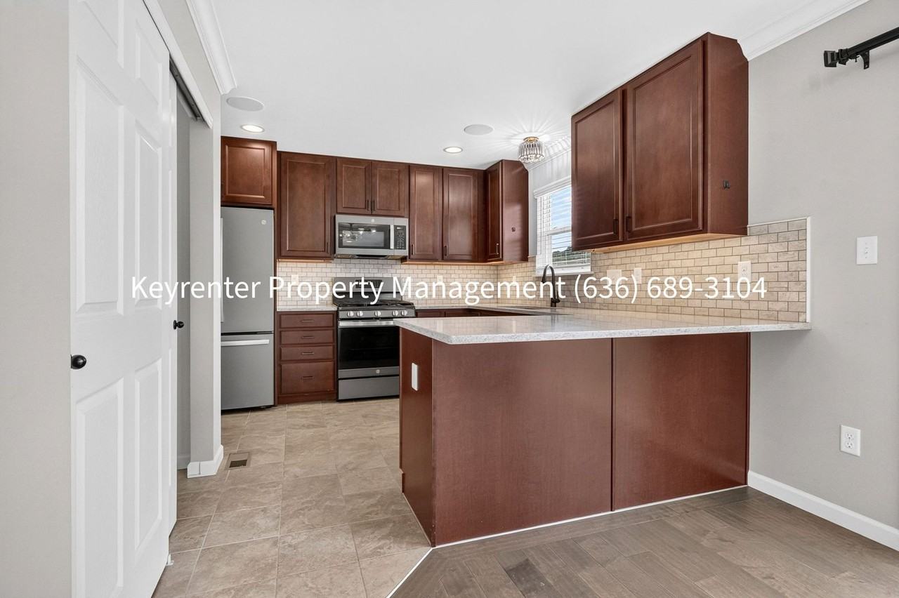 2823 Winding Valley Dr - Photo 5 of 37