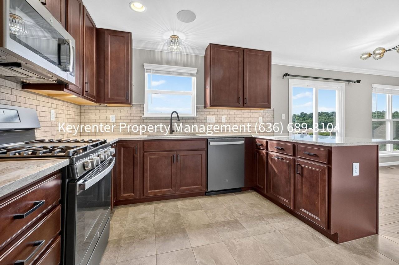 2823 Winding Valley Dr - Photo 6 of 37