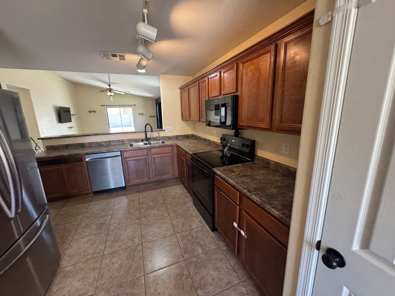 7371 W Alicia Dr - Photo 3 of 13