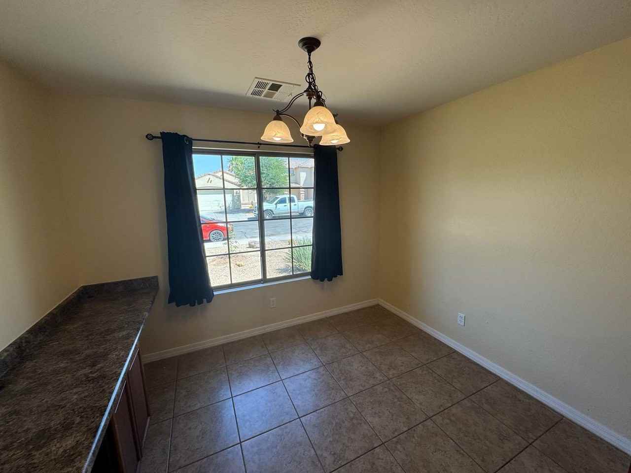 7371 W Alicia Dr - Photo 4 of 13