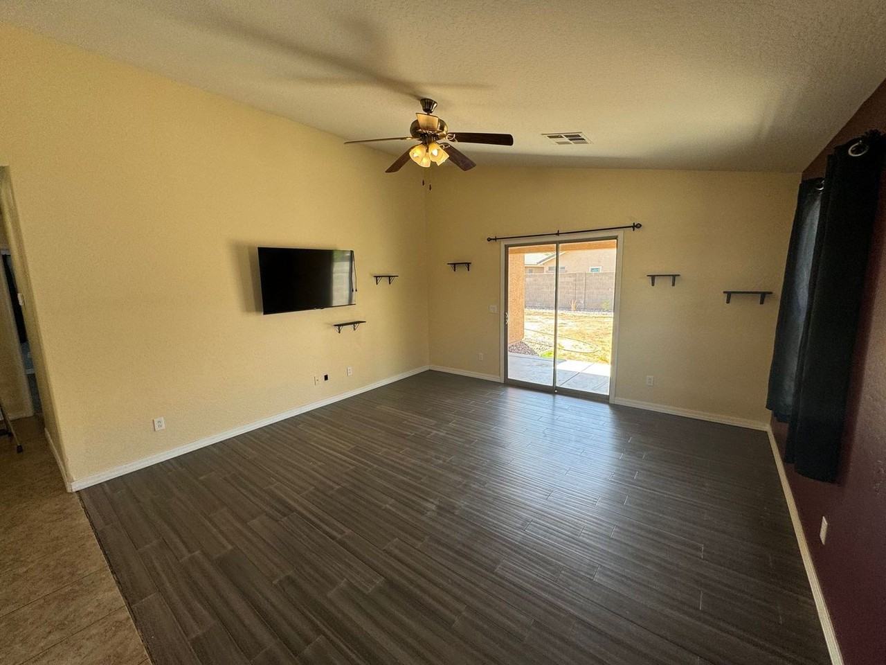 7371 W Alicia Dr - Photo 5 of 13